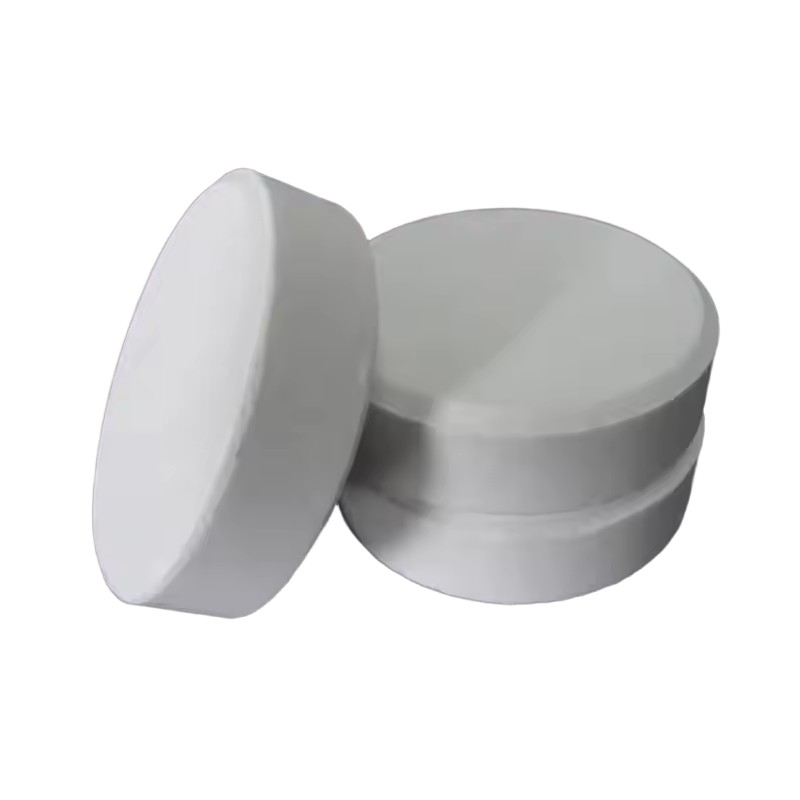 Cén príomhról a imríonn TCCA (aigéad trichloroisocyanuric) i gcóireáil uisce agus díghalrú?